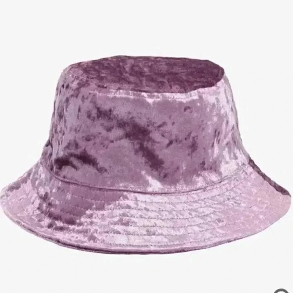 Free People Crushed Velvet Lavender Bucket Hat - Picture 1 of 2
